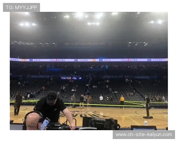 爵士主场灯光球场氛围，球迷助威作用